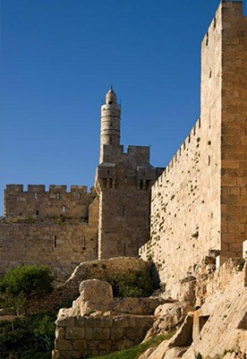 Group Tours — travelers at heritage site